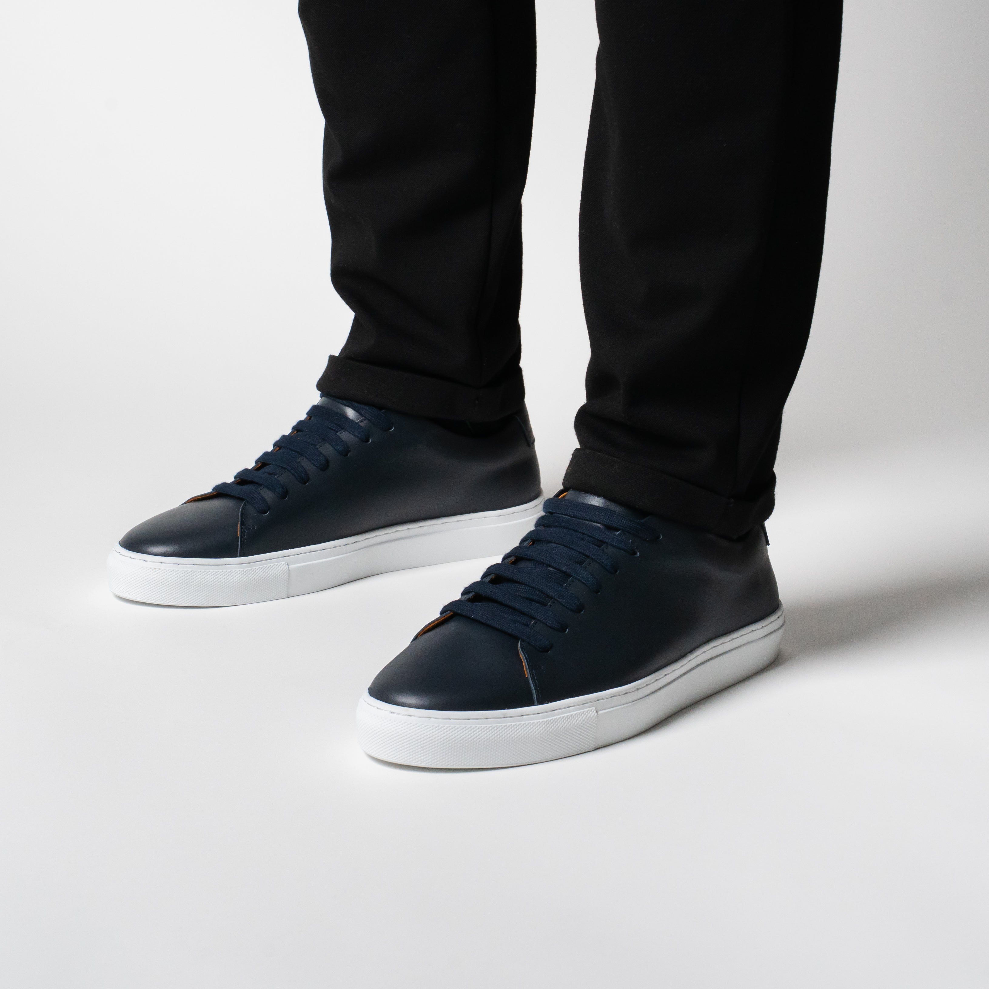 Classy Sneaker - College Navy