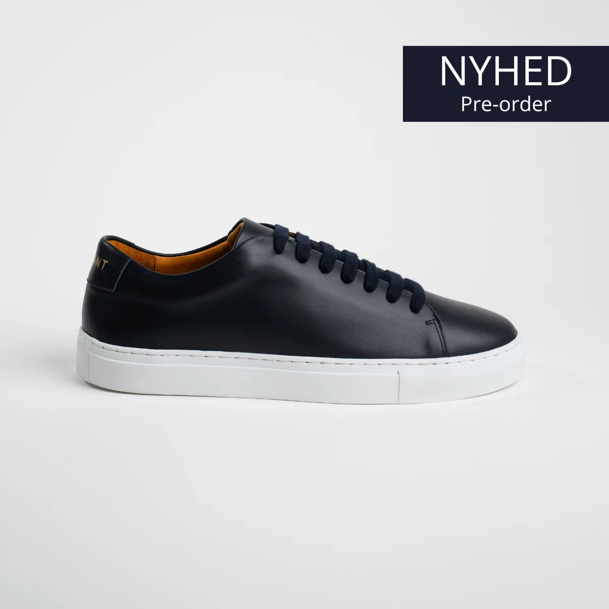 Classy Sneaker - College Navy