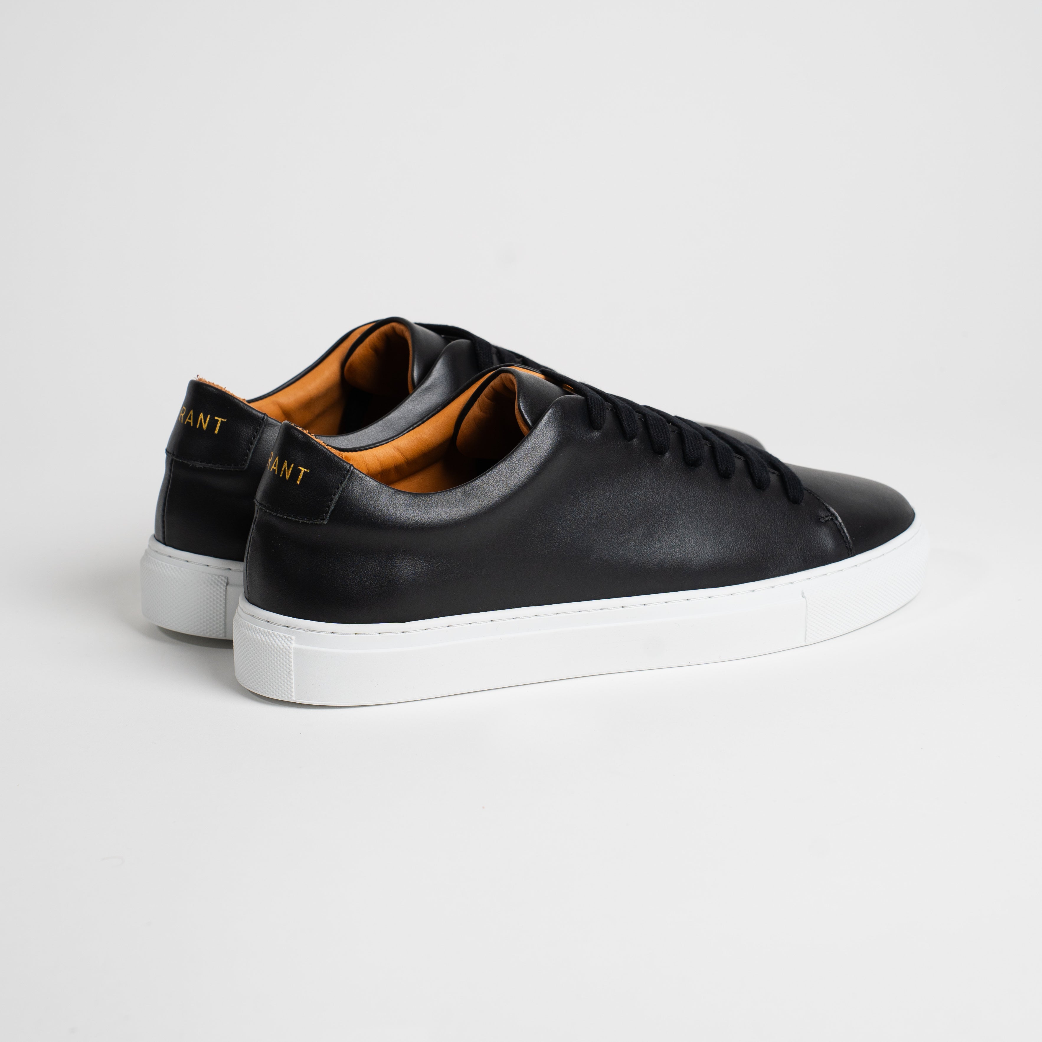 Essential Sneaker - Black Classy